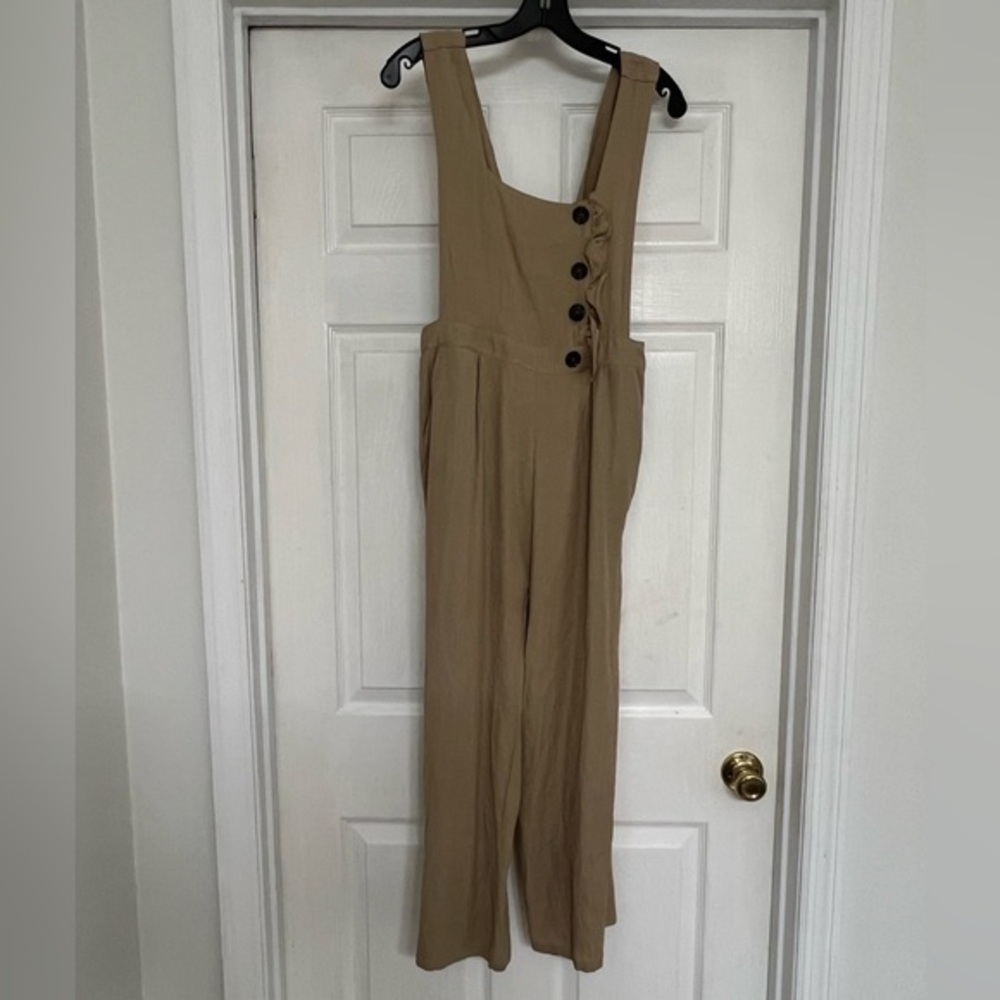 Giani Bini Button Down Jumpsuit Romper, size M